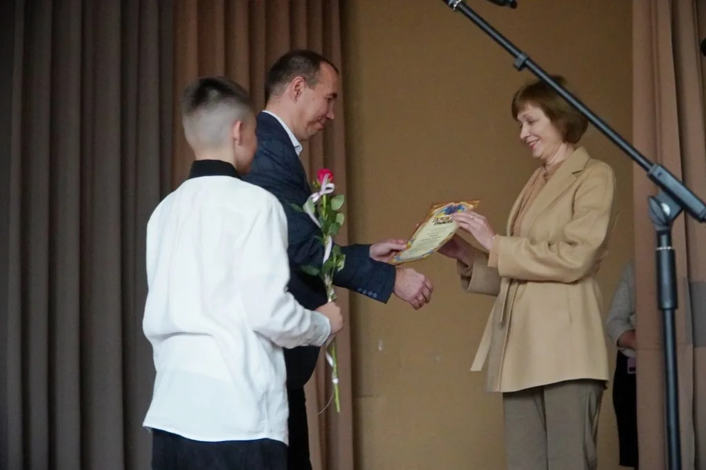 У Володимирській гімназії № 3 відбулися урочисті заходи з нагоди 85-річчя 24