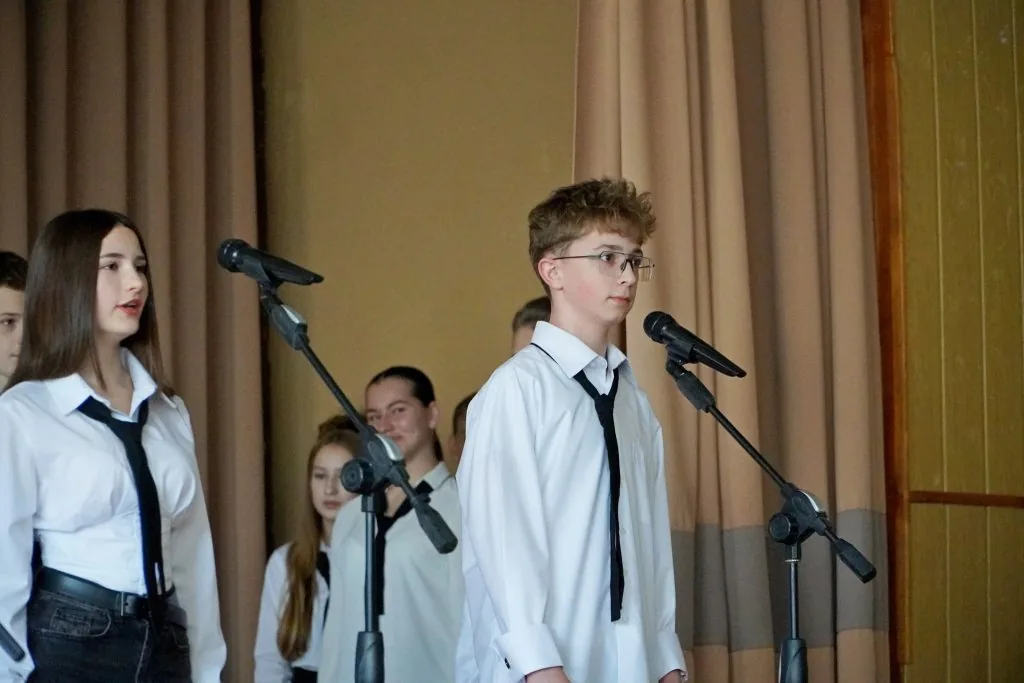 У Володимирській гімназії № 3 відбулися урочисті заходи з нагоди 85-річчя 25