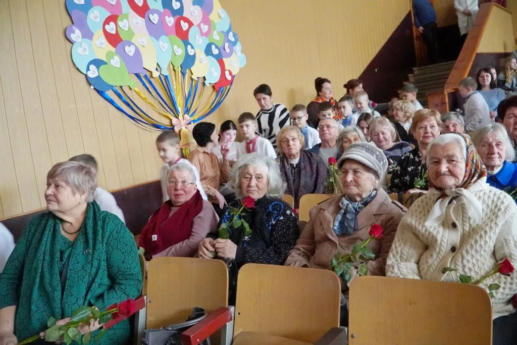 У Володимирській гімназії № 3 відбулися урочисті заходи з нагоди 85-річчя 6