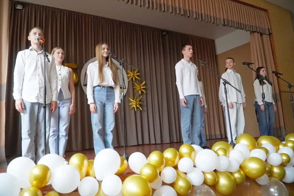 У Володимирській гімназії № 3 відбулися урочисті заходи з нагоди 85-річчя 31