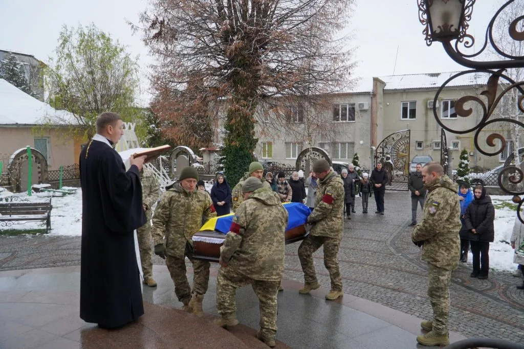У Володимирській громаді провели в останню дорогу загиблого Героя Володимира Пойду 7