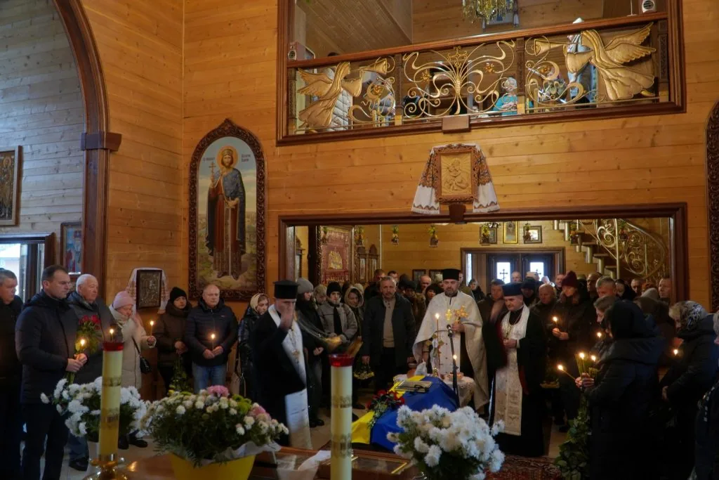 У Володимирській громаді провели в останню дорогу загиблого Героя Володимира Пойду 8