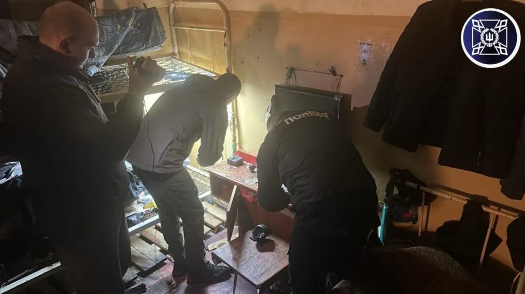 В'язнів колонії на Волині підозрюють в постачанні наркотиків і шахрайстві 2