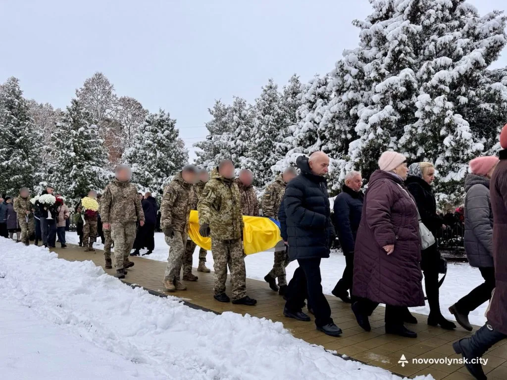 Нововолинськ попрощався з полеглим Захисником Юрієм Ващишиним 3