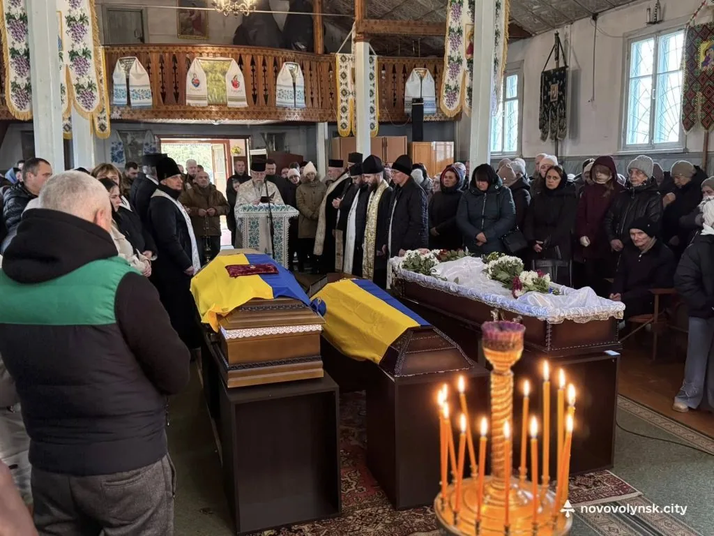 У Нововолинську попрощалися з двома полеглими Героями Олександром Малєвим та Миколою Поплавським 5