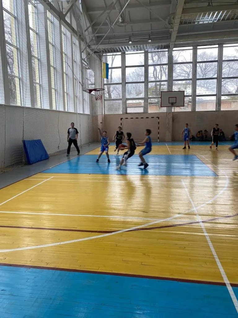 Баскетбольний клуб «Кажани» з Нововолинська розгромив суперників у Львові 3