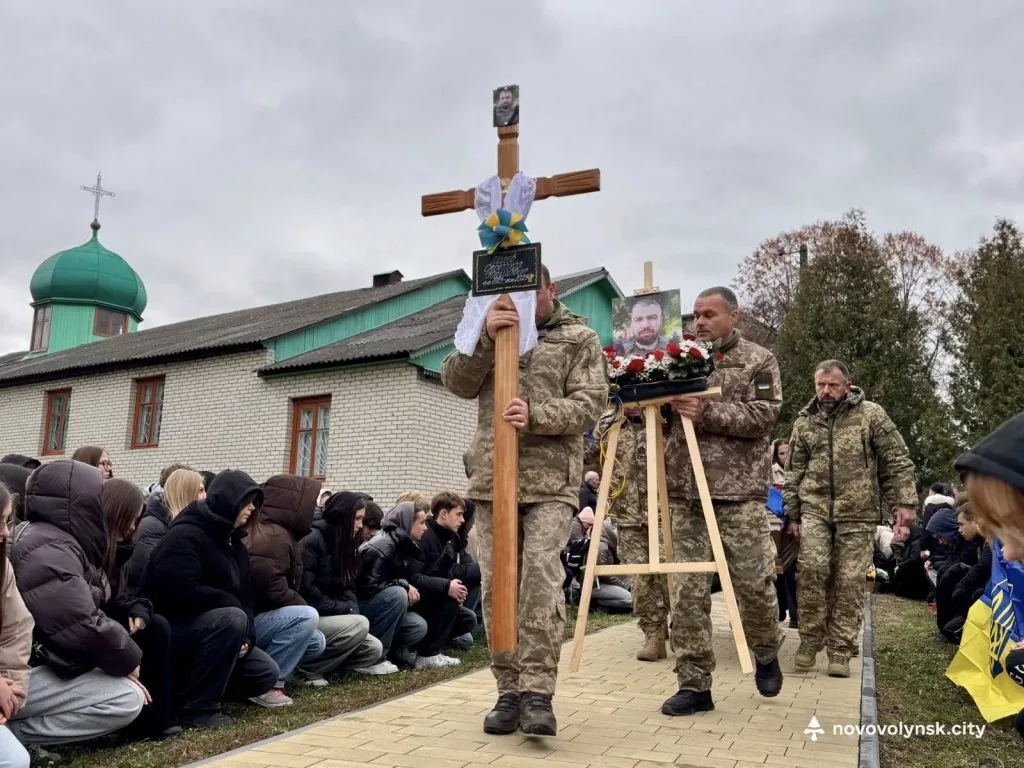 У Нововолинську попрощалися з двома полеглими Героями Олександром Малєвим та Миколою Поплавським 6