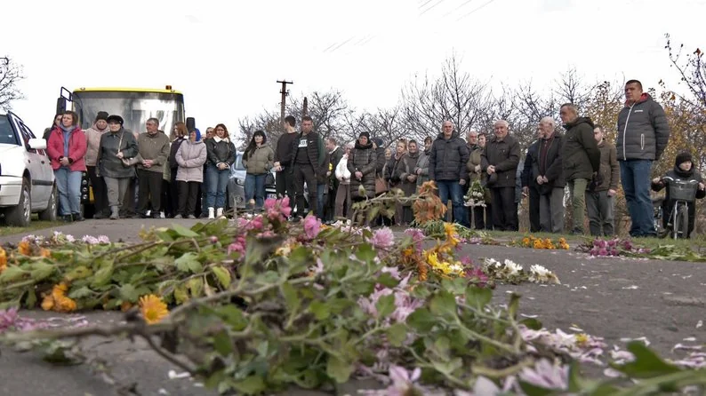 «Надіялися, що він живий»: на Ковельщині поховали бійця, який зник безвісти 11 років тому біля Іловайська 2