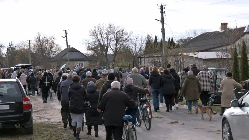 «Надіялися, що він живий»: на Ковельщині поховали бійця, який зник безвісти 11 років тому біля Іловайська 4