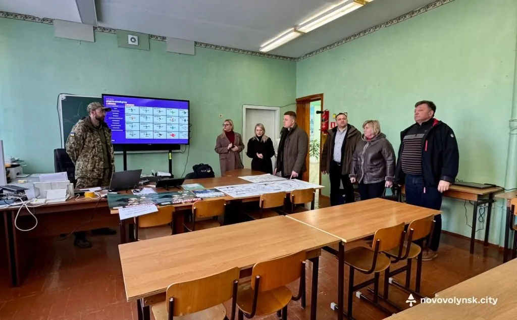 Представники Волинської ОДА відвідали заклади освіти Нововолинська 4