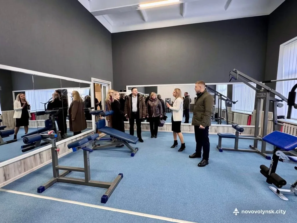 Представники Волинської ОДА відвідали заклади освіти Нововолинська 6