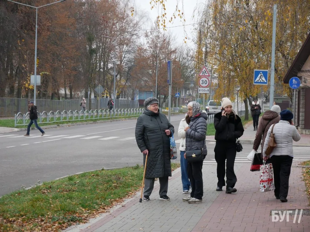 Місто буденне: осінній Володимир - між золотим листям і сірими буднями 4