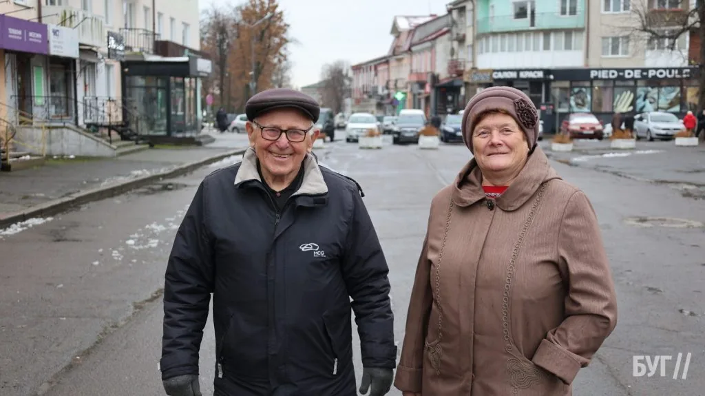 Місто буденне: світлі мешканці Володимира у похмуру погоду 13