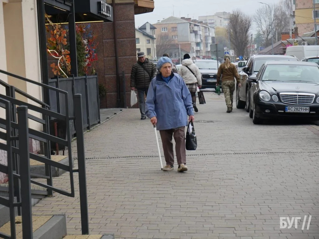 Місто буденне: осінній Володимир - між золотим листям і сірими буднями 10