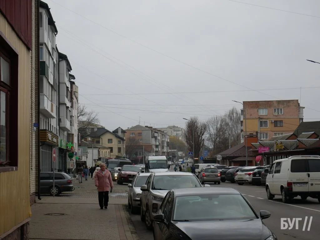 Місто буденне: осінній Володимир - між золотим листям і сірими буднями 11