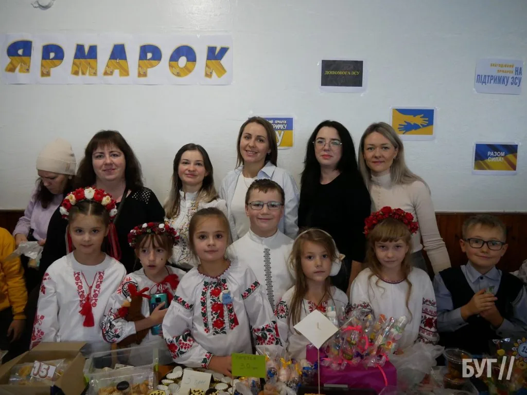 У гімназії №3 Володимира провели благодійний ярмарок на підтримку ЗСУ 14