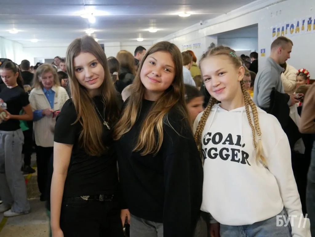 У гімназії №3 Володимира провели благодійний ярмарок на підтримку ЗСУ 27