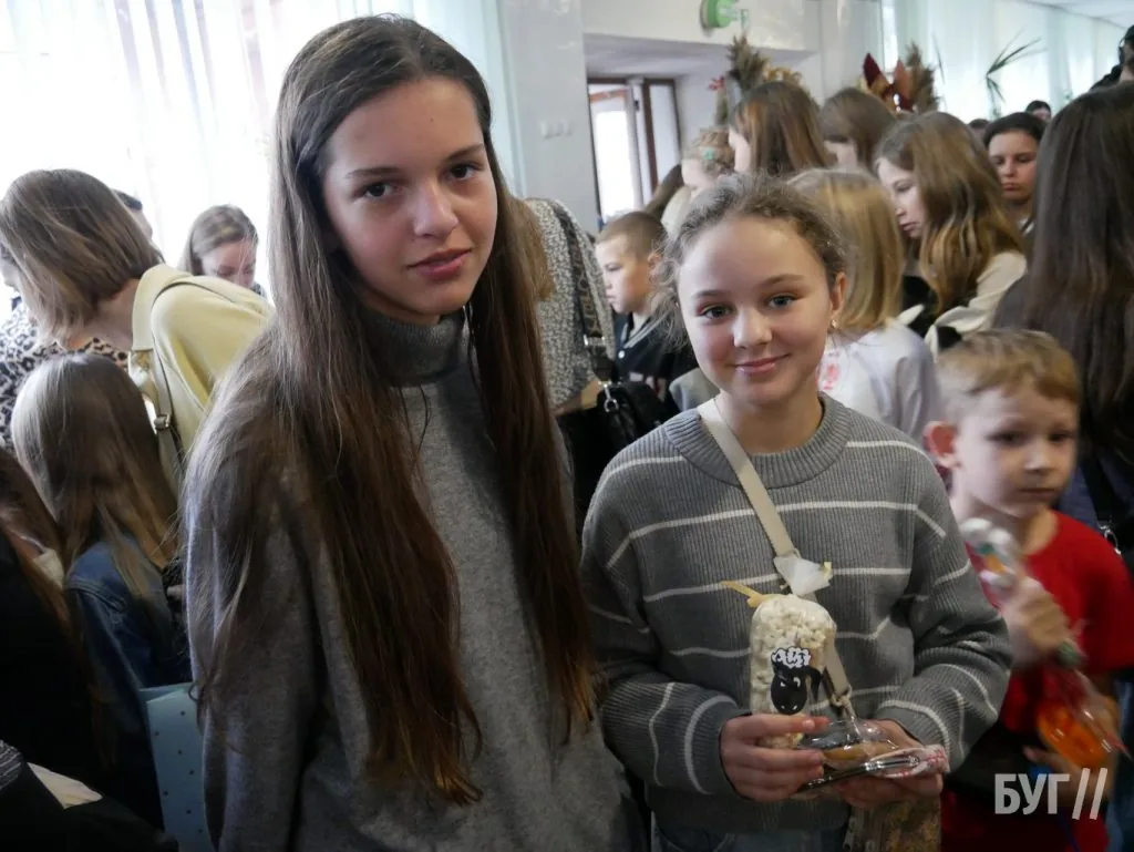 У гімназії №3 Володимира провели благодійний ярмарок на підтримку ЗСУ 29