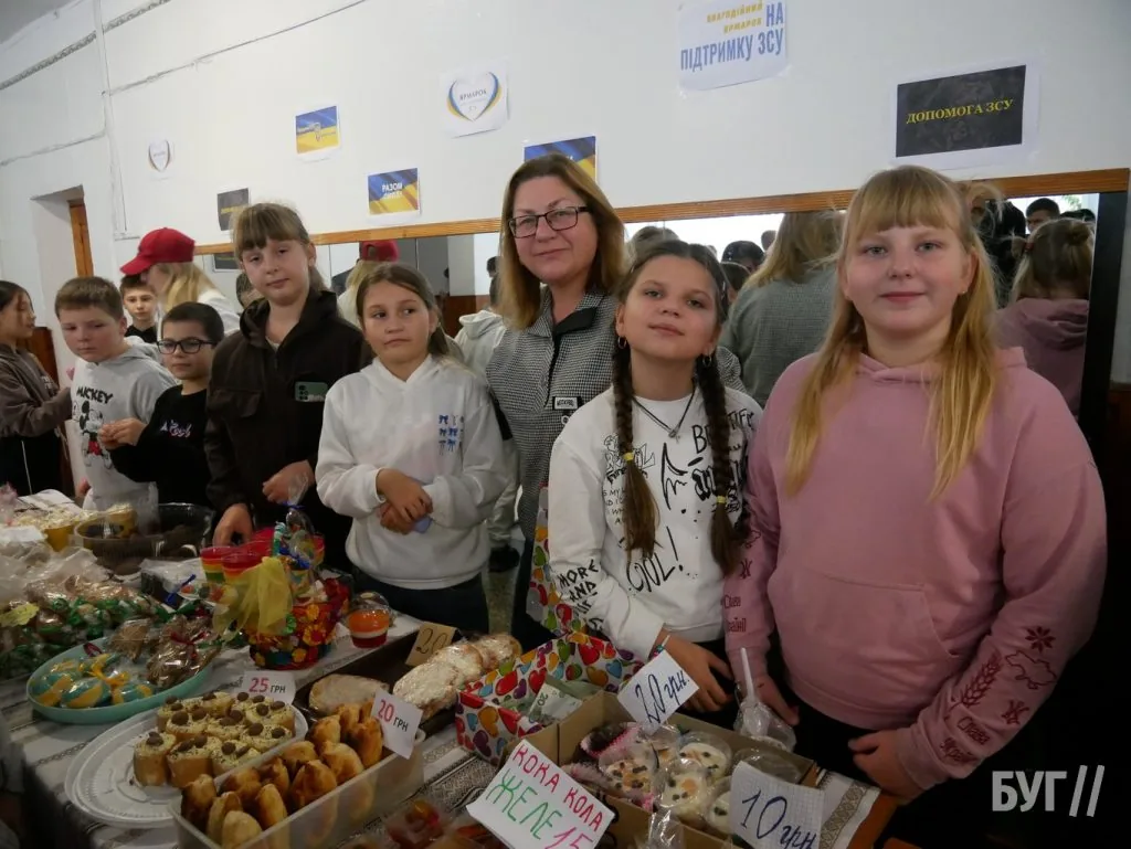 У гімназії №3 Володимира провели благодійний ярмарок на підтримку ЗСУ 37
