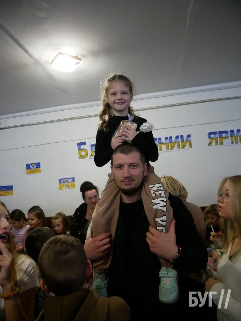 У гімназії №3 Володимира провели благодійний ярмарок на підтримку ЗСУ 40