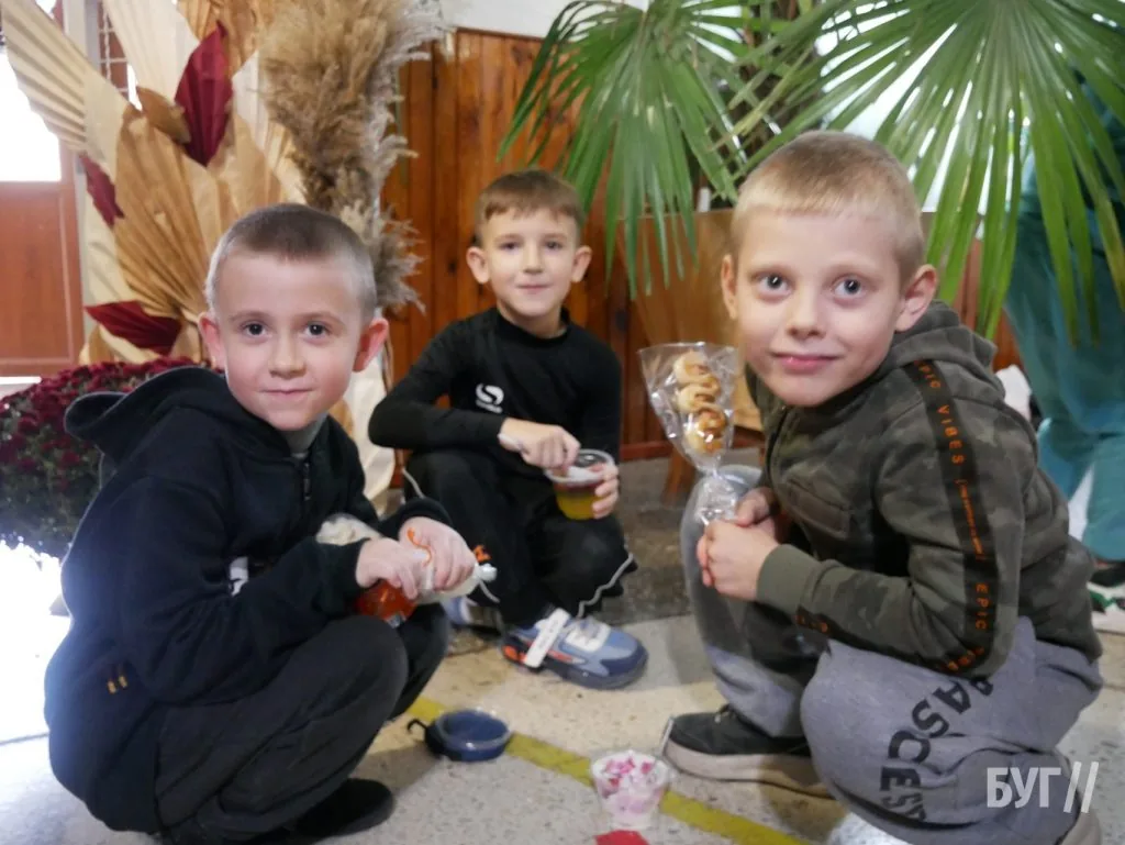 У гімназії №3 Володимира провели благодійний ярмарок на підтримку ЗСУ 41