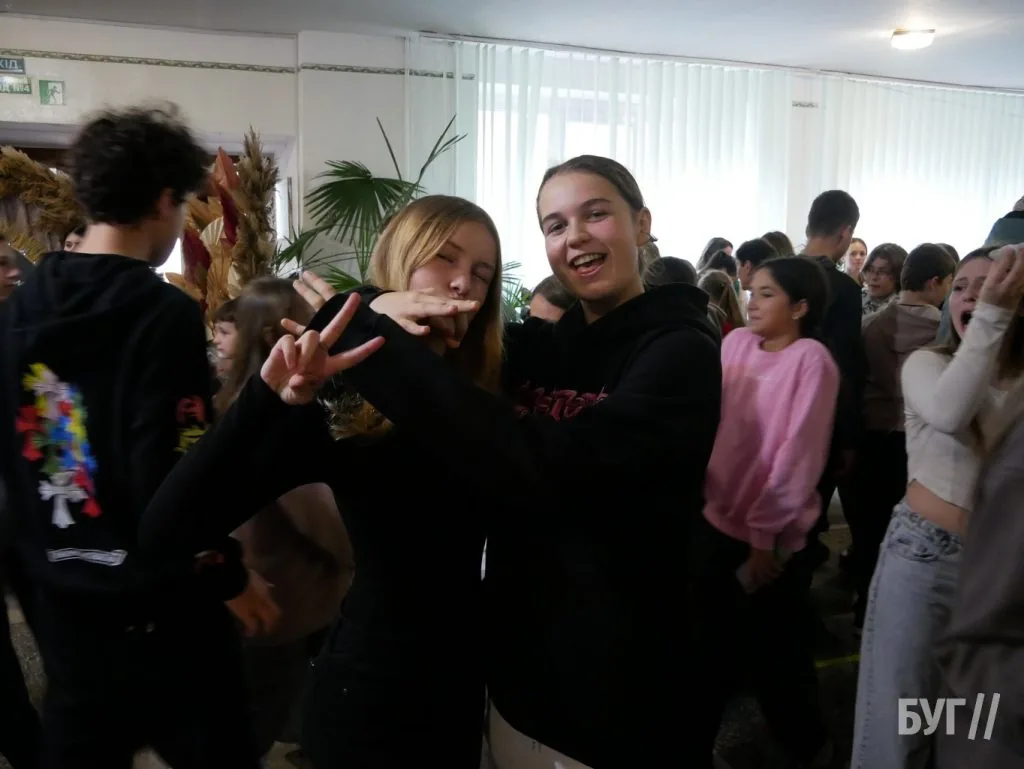 У гімназії №3 Володимира провели благодійний ярмарок на підтримку ЗСУ 46