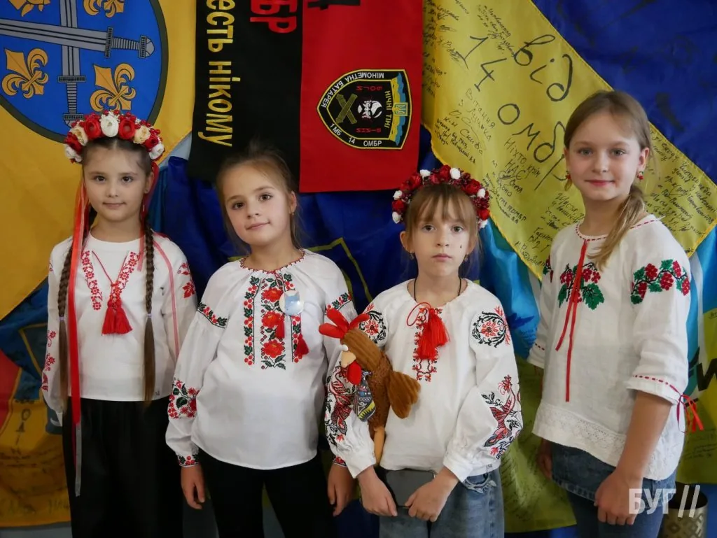 У гімназії №3 Володимира провели благодійний ярмарок на підтримку ЗСУ 50