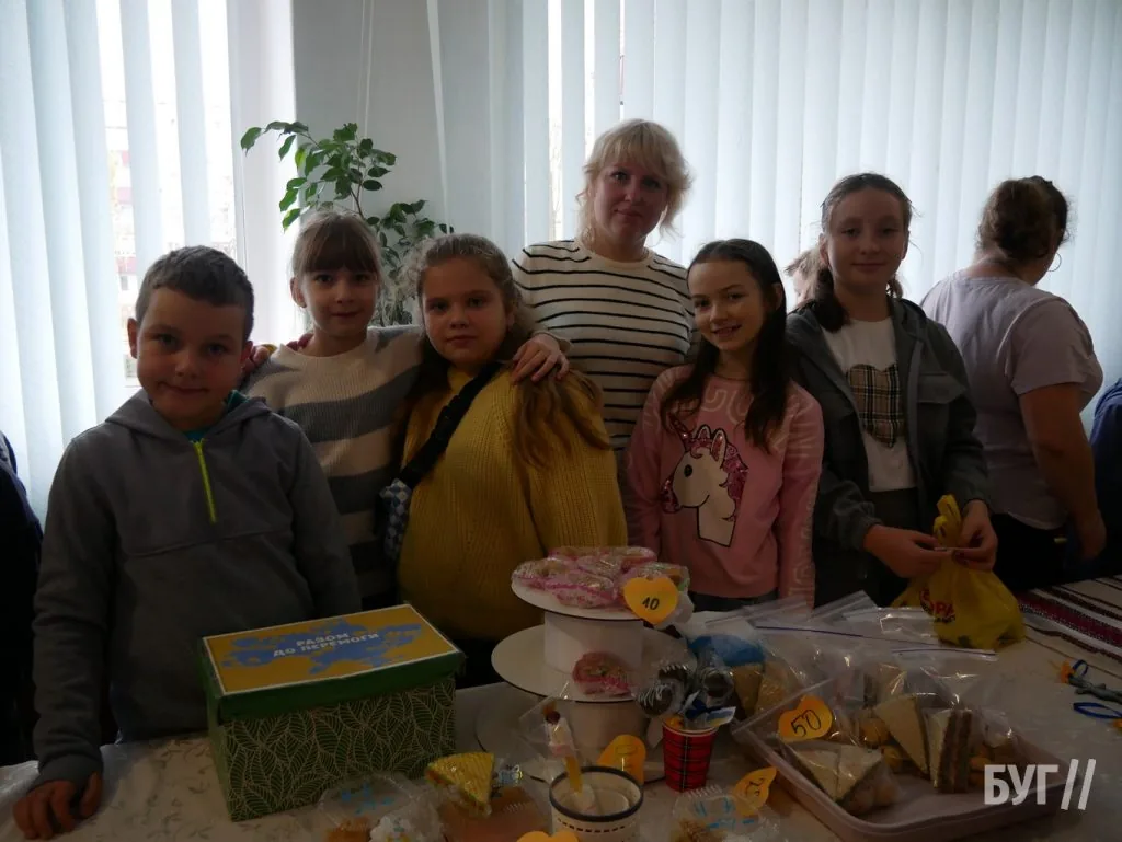 У гімназії №3 Володимира провели благодійний ярмарок на підтримку ЗСУ 52