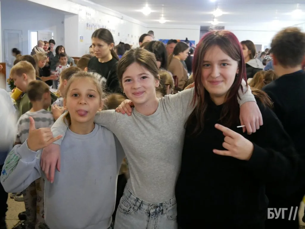 У гімназії №3 Володимира провели благодійний ярмарок на підтримку ЗСУ 60