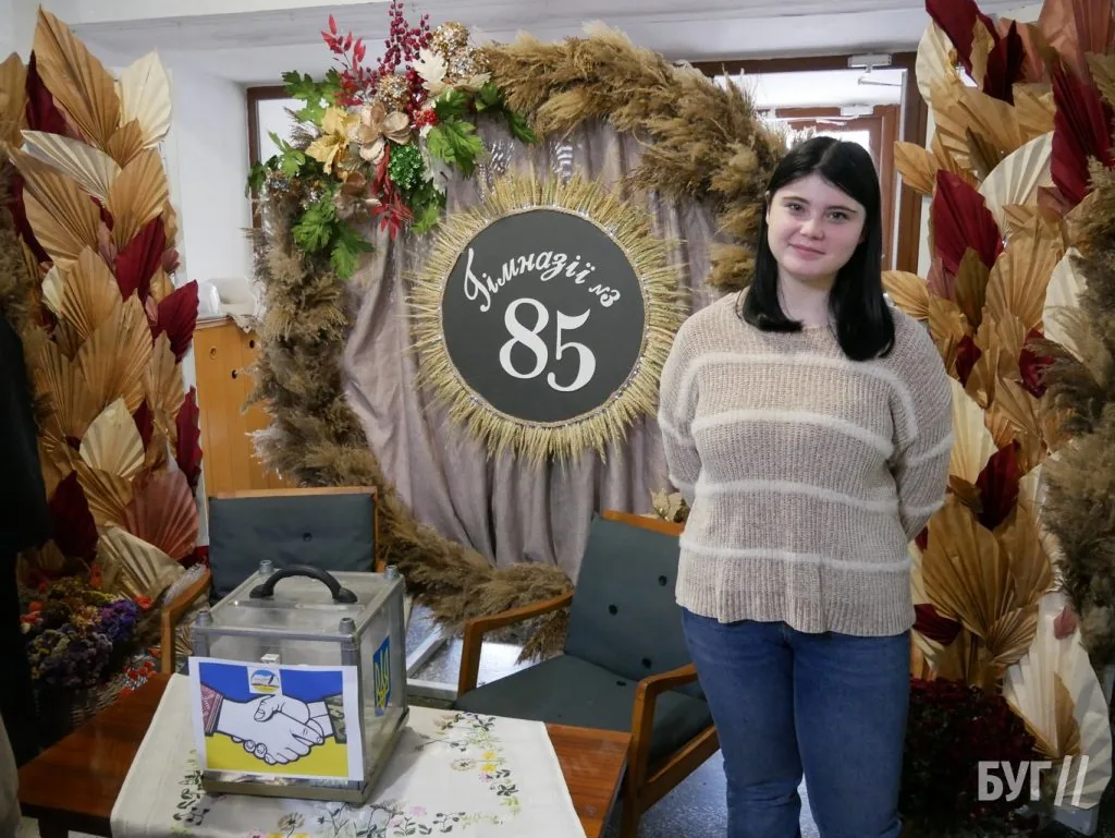 У гімназії №3 Володимира провели благодійний ярмарок на підтримку ЗСУ 62