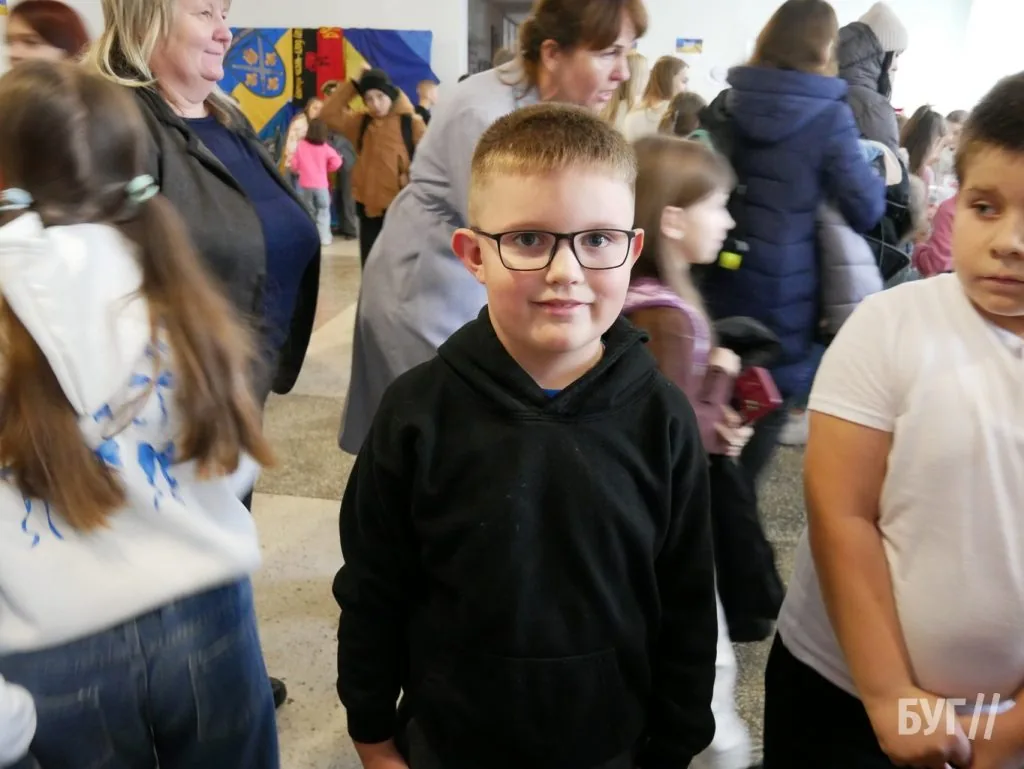 У гімназії №3 Володимира провели благодійний ярмарок на підтримку ЗСУ 63