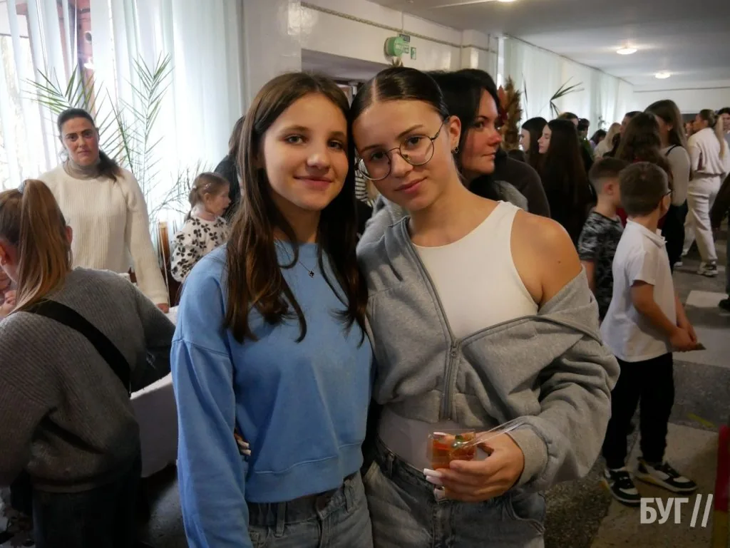 У гімназії №3 Володимира провели благодійний ярмарок на підтримку ЗСУ 70