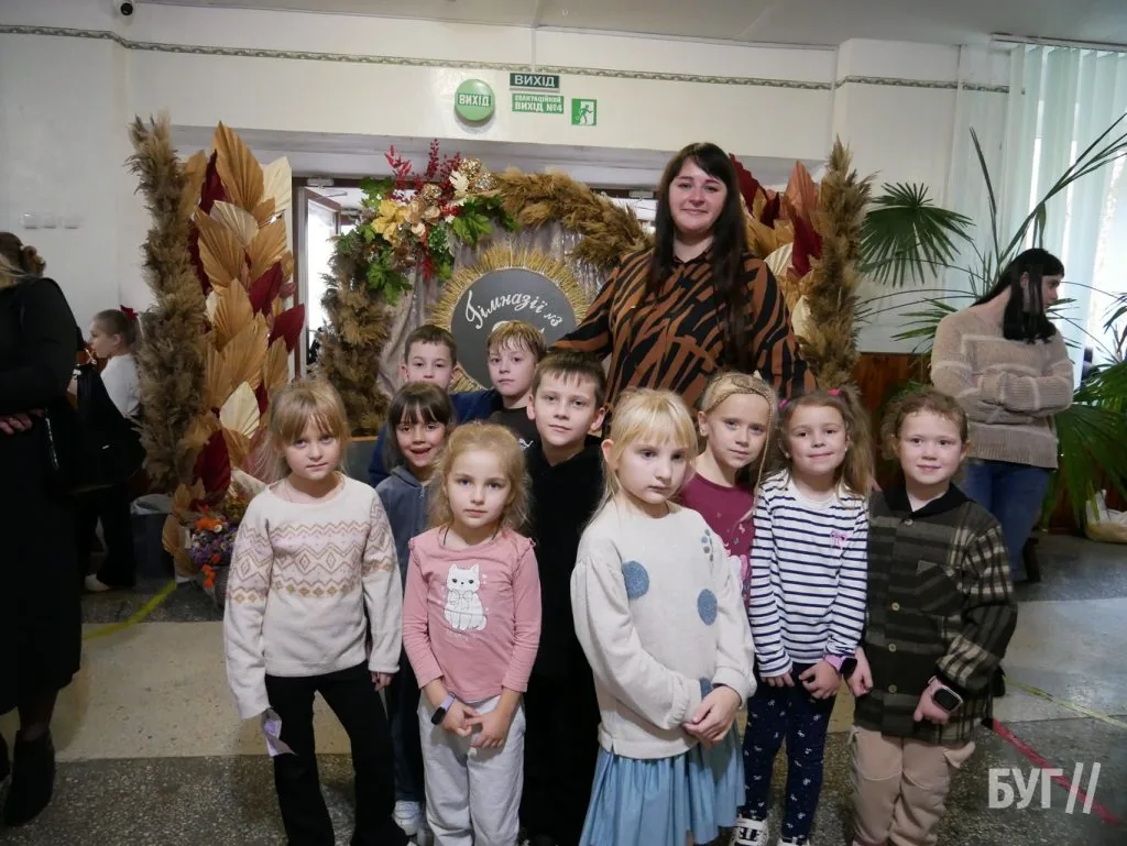 У гімназії №3 Володимира провели благодійний ярмарок на підтримку ЗСУ 72