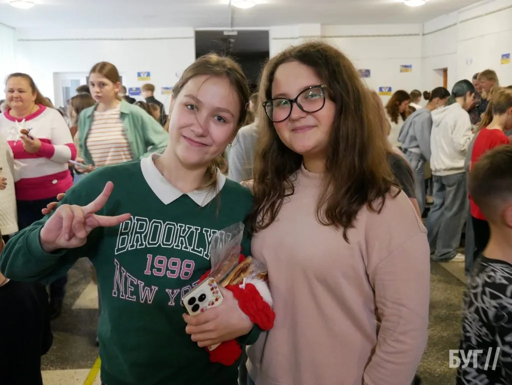 У гімназії №3 Володимира провели благодійний ярмарок на підтримку ЗСУ 75