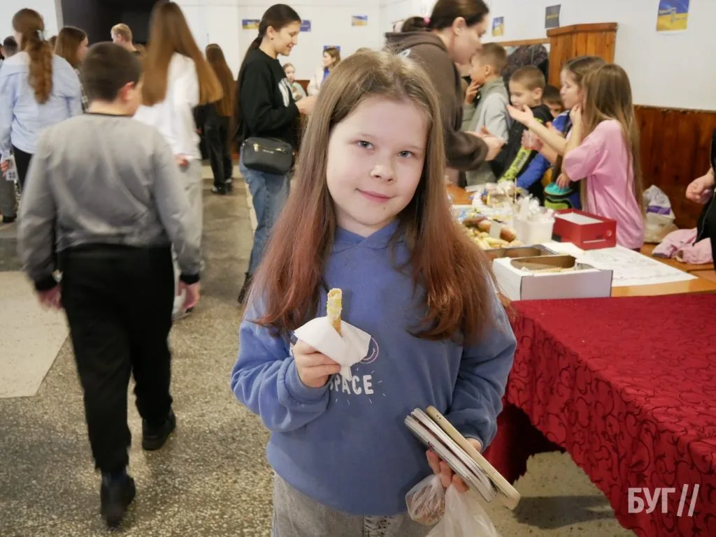 У гімназії №3 Володимира провели благодійний ярмарок на підтримку ЗСУ 81