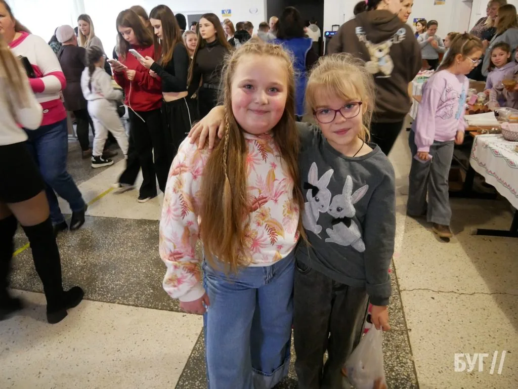 У гімназії №3 Володимира провели благодійний ярмарок на підтримку ЗСУ 82