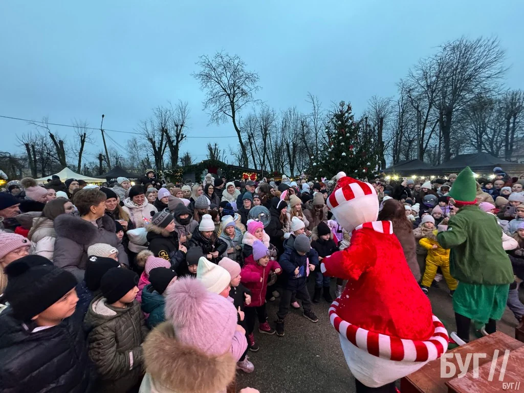 У Нововолинську запрацювало Різдвяне містечко: нова локація, дитячі листи та благодійність для наших Захисників 4
