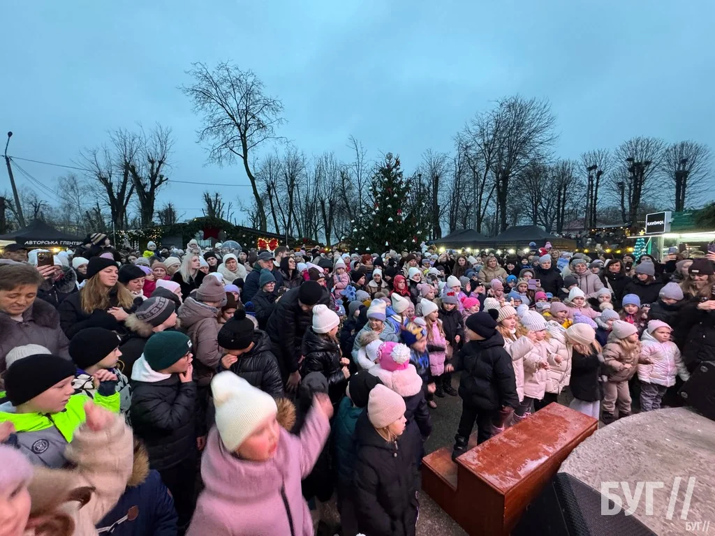 У Нововолинську запрацювало Різдвяне містечко: нова локація, дитячі листи та благодійність для наших Захисників 5