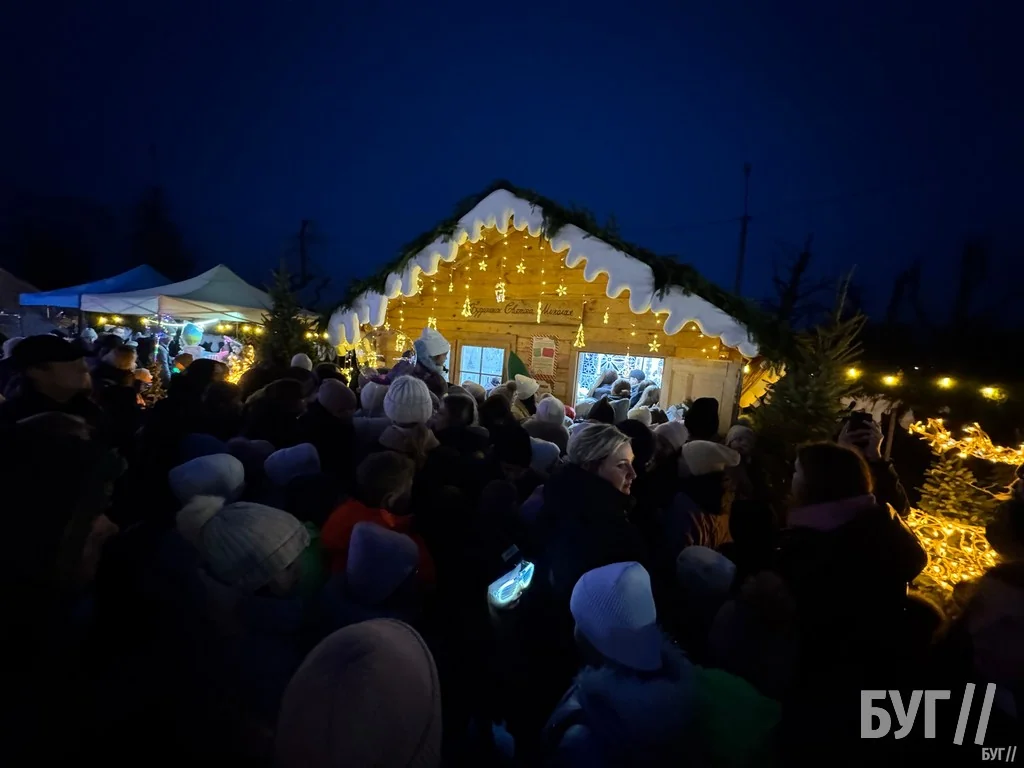 У Нововолинську запрацювало Різдвяне містечко: нова локація, дитячі листи та благодійність для наших Захисників 8