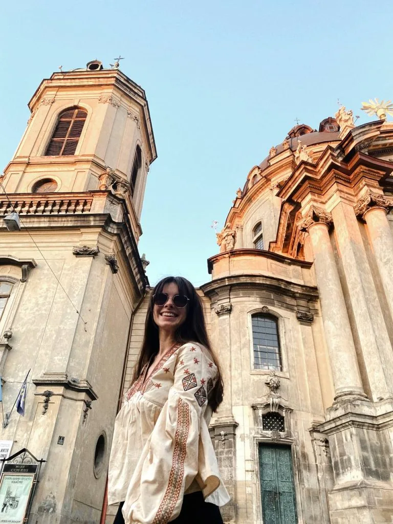 Красуня БУГу: Даша Жаліс з Нововолинська — мама, SMM-ниця й дівчина, що несе у світ творчість 9