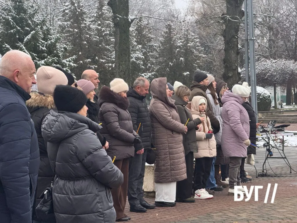 Нововолинськ вшанував жертв Голодомору: тиша, свічки й спільна пам’ять 4