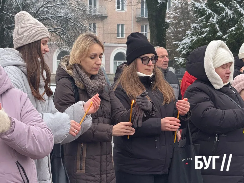 Нововолинськ вшанував жертв Голодомору: тиша, свічки й спільна пам’ять 3