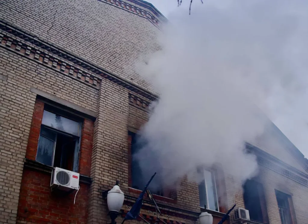 Дніпро та Харківщина опинилися під масованою атакою росіян: є загибла, поранені та затримки поїздів 1