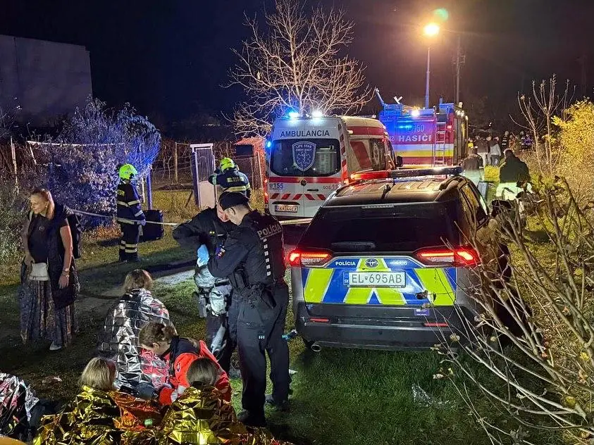 В Словаччині зіткнулися два потяги: десятки людей отримали поранення 1