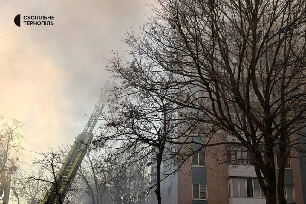 росія здійснила масовану комбіновану атаку по Україні: є влучання у багатоповерхівку, пошкоджений енергооб'єкт 2