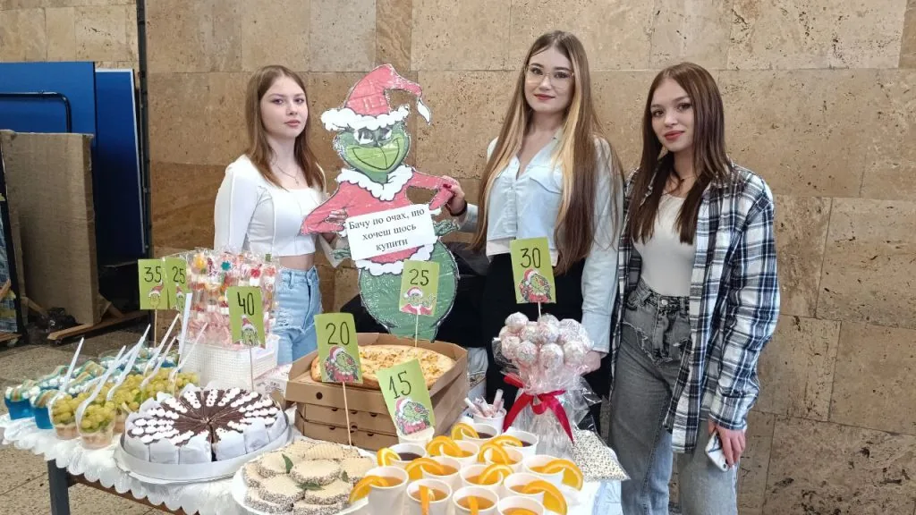 День коледжу у Володимирі відзначили добром: ярмарок зібрав понад 156 000 грн для захисників 7