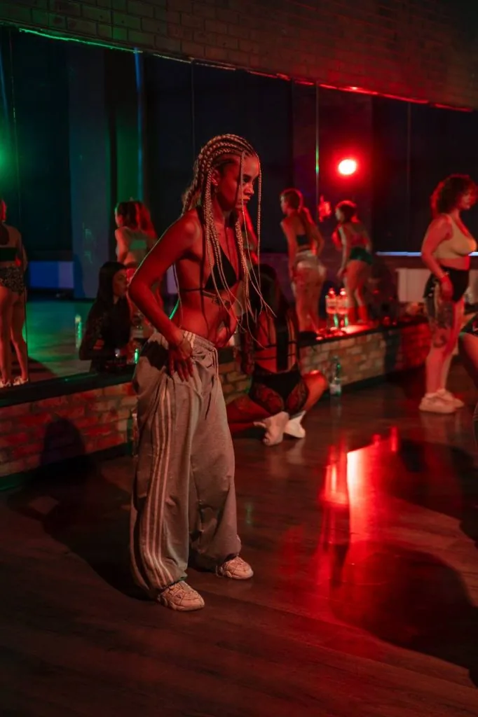 Красуня БУГу: танцівниця Яна Процюк з Нововолинська та її шлях у гарячому ритмі танцю 13