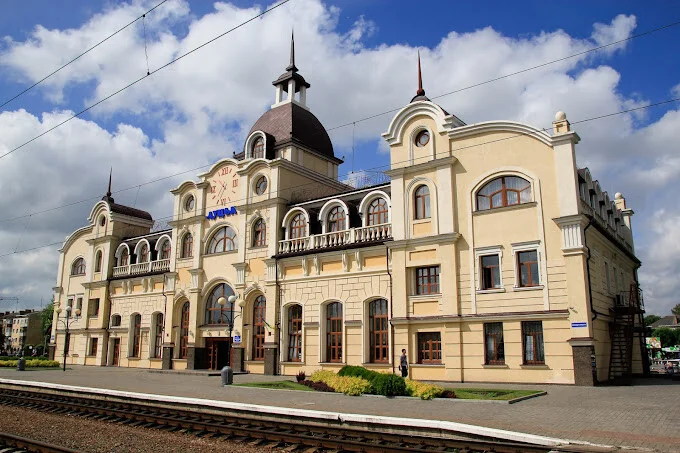 Показали Lego-версію вокзалу Луцька 2