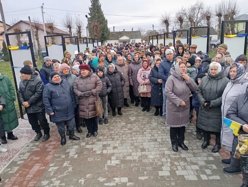 У Павлівській громаді відкрили Алею Героїв 2