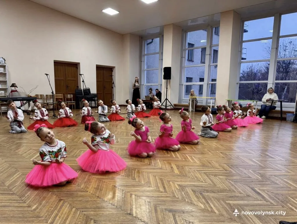 Для дітей Захисників у Нововолинську провели різдвяно-новорічне свято 3